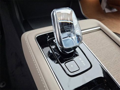 New 2026 Volvo XC90 B6 Plus w/ Protection Package image 8