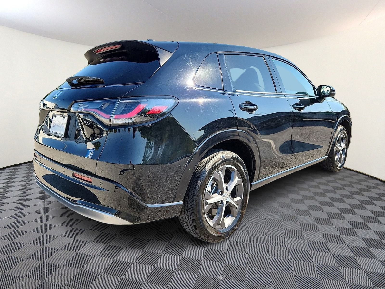 Used 2025 Honda HR-V EX-L image 6