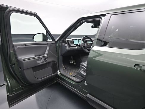 Used 2022 Rivian R1T Adventure AWD/4WD image 9