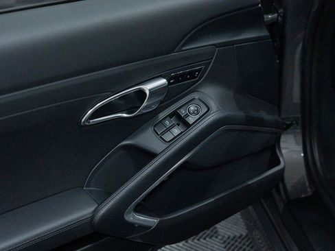 Used 2014 Porsche Cayman RWD image 18