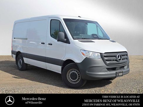 Used 2025 Mercedes-Benz Sprinter 2500 image 1