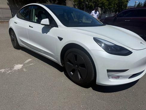 Used 2023 Tesla Model 3 Standard Range RWD image 4