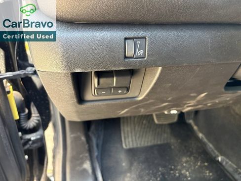 Used 2025 Chevrolet Colorado Trail Boss AWD/4WD image 9