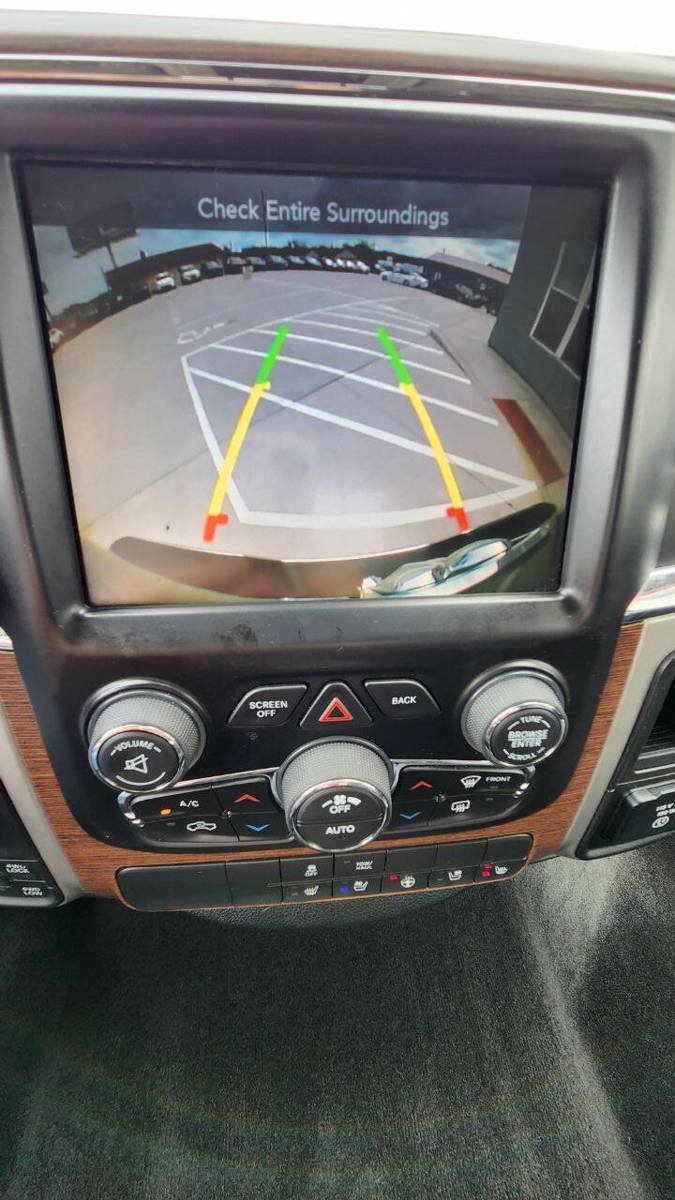 Used 2017 RAM 1500 Laramie AWD/4WD image 16