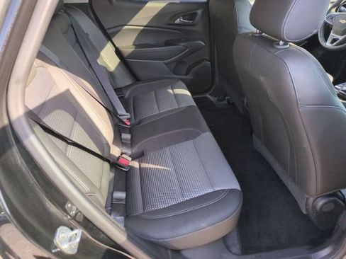 Used 2024 Chevrolet Trax LT w/ Sunroof Package FWD image 30