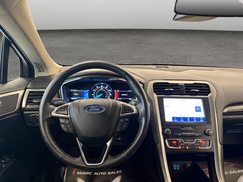 Used 2020 Ford Fusion SEL FWD image 28