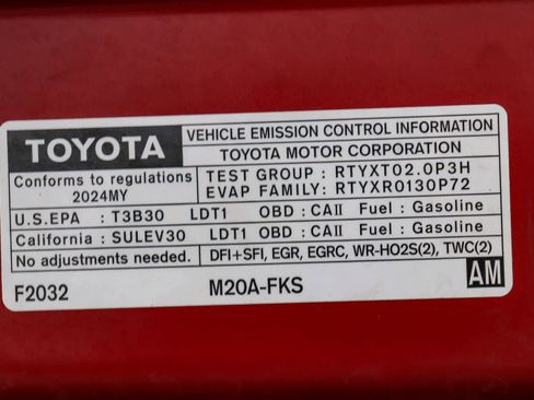 Used 2024 Toyota Corolla Cross XLE w/ Convenience Package FWD image 29