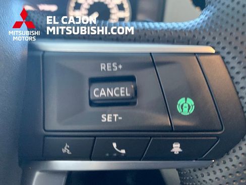 Used 2025 Mitsubishi Outlander SE image 23
