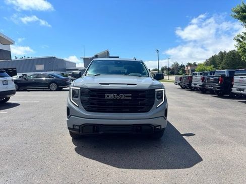 Used 2024 GMC Sierra 1500 Elevation AWD/4WD image 3