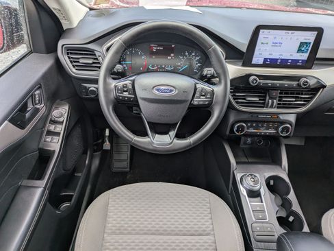 Used 2022 Ford Escape SE w/ SE Sport Appearance Package FWD image 14