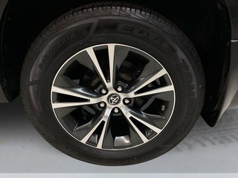 Used 2019 Toyota Highlander Plus image 16