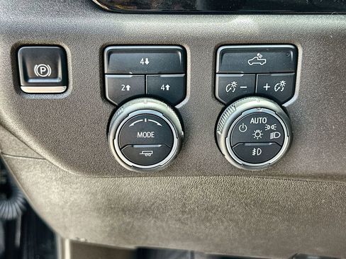 Used 2025 Chevrolet Silverado 2500 LT w/ Convenience Package AWD/4WD image 18