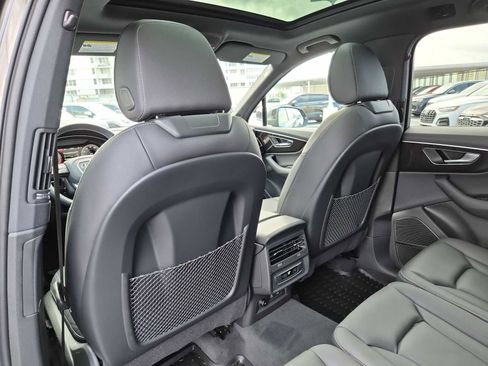 Used 2025 Audi Q7 2.0T Premium w/ Convenience Plus Package image 17