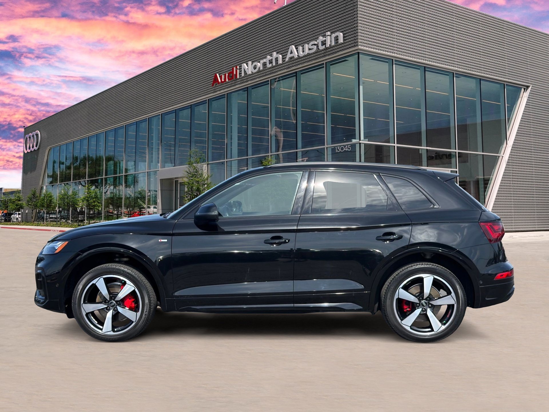 Certified 2024 Audi Q5 2.0T Prestige AWD/4WD image 5