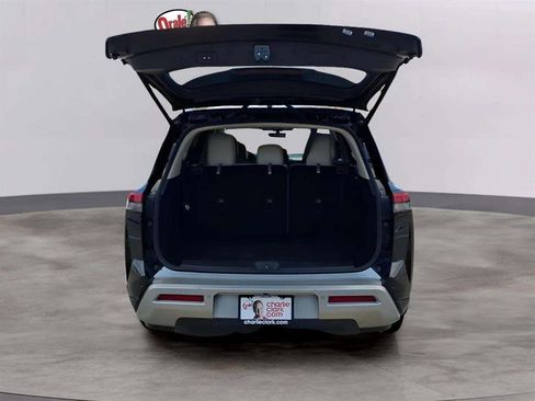 Used 2023 Nissan Pathfinder SL w/ Black Appearance Package image 20