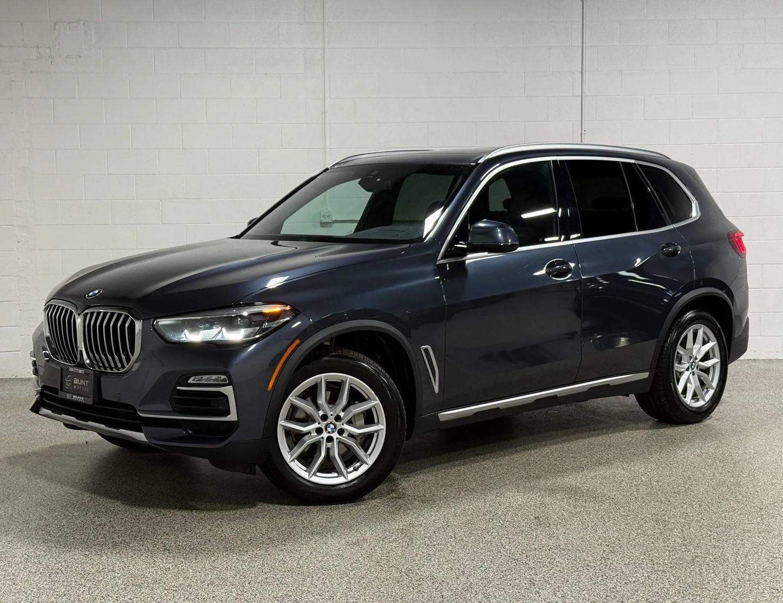 Used 2019 BMW X5 xDrive40i w/ Convenience Package AWD/4WD image 2