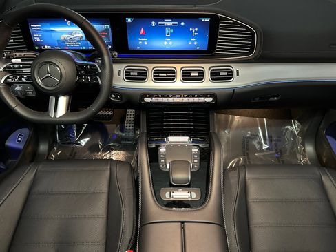 New 2025 Mercedes-Benz GLS 580 4MATIC image 16