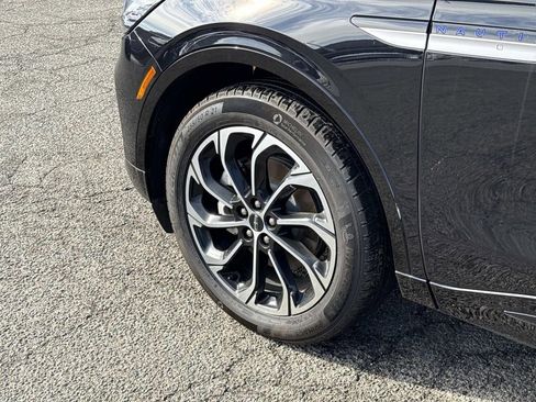 Used 2025 Lincoln Nautilus Reserve image 30