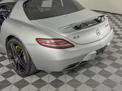 Used 2011 Mercedes-Benz SLS AMG Coupe image 28