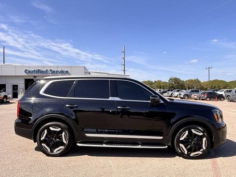 Used 2023 Kia Telluride S w/ S Sunroof Package FWD image 4