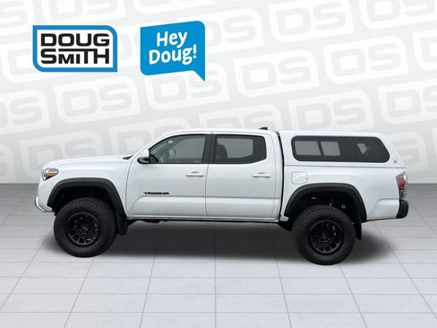 Used 2022 Toyota Tacoma TRD Off-Road AWD/4WD image 3
