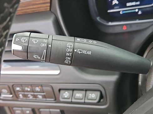Used 2023 Chevrolet Tahoe High Country AWD/4WD image 16
