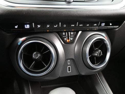 Used 2024 Chevrolet Blazer LT FWD image 12