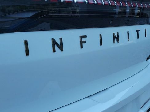 Used 2026 INFINITI QX80 Autograph w/ Premium Cargo Package AWD/4WD image 9