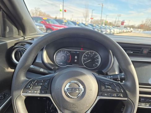 Used 2020 Nissan Kicks SV image 30