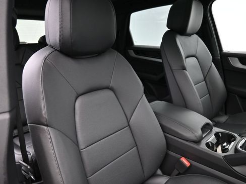 Certified 2026 Porsche Cayenne E-Hybrid AWD/4WD image 19