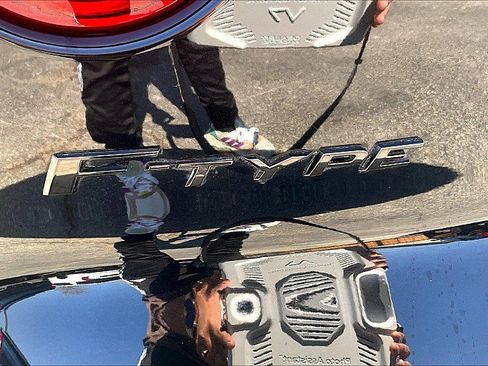 Used 2017 Jaguar F-TYPE R image 27