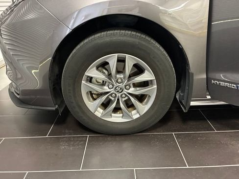 Used 2021 Toyota Sienna LE FWD image 27