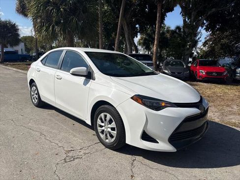 Used 2018 Toyota Corolla L image 4