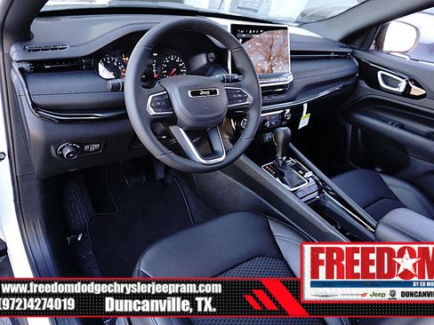 New 2026 Jeep Compass Latitude image 10