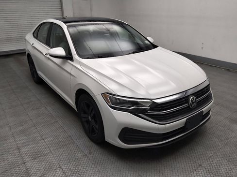 Used 2023 Volkswagen Jetta SE w/ Panoramic Sunroof Package FWD image 13