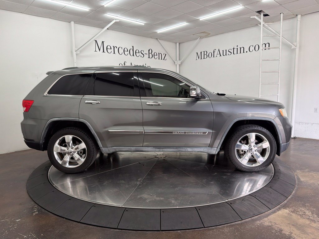 Used 2012 Jeep Grand Cherokee Overland Summit AWD/4WD image 8