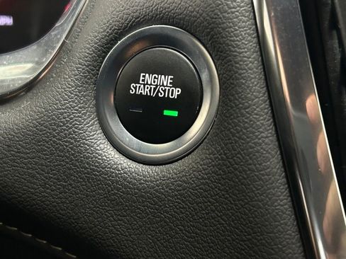 Used 2023 Chevrolet Traverse LT image 49