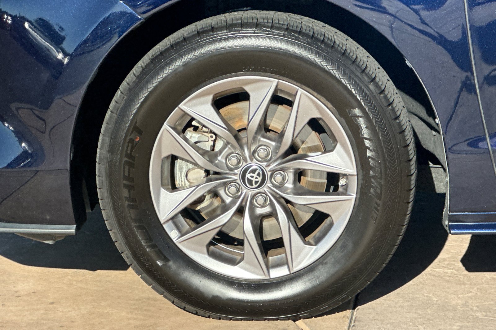 Certified 2023 Toyota Sienna XLE FWD image 35