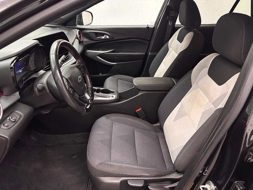 Used 2024 Chevrolet Trax RS w/ Driver Confidence Package FWD image 15
