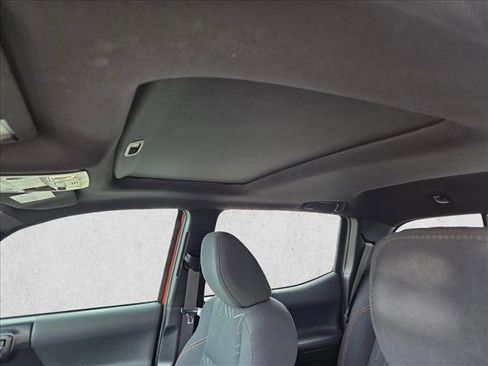 Certified 2017 Toyota Tacoma TRD Sport image 14