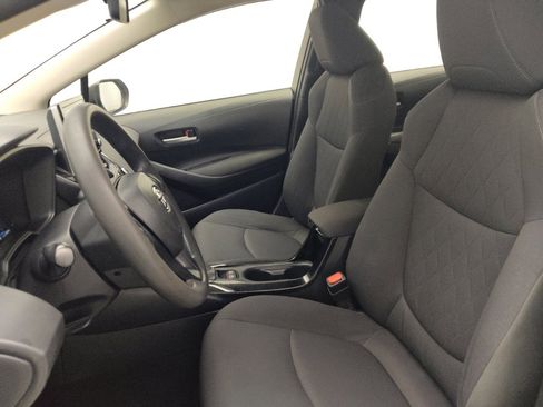 Used 2021 Toyota Corolla LE image 17