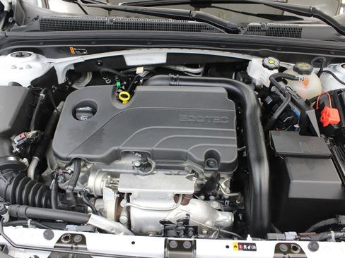 Used 2024 Chevrolet Malibu LT image 30