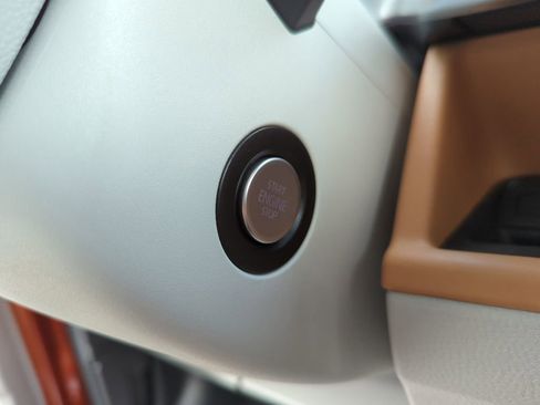 Used 2025 Volkswagen ID. Buzz Pro S Plus RWD image 39