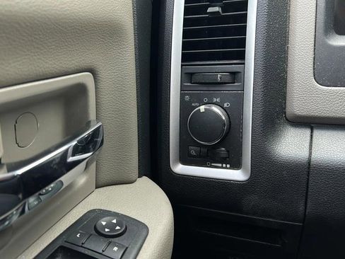Used 2012 RAM 1500 Classic SLT RWD image 9