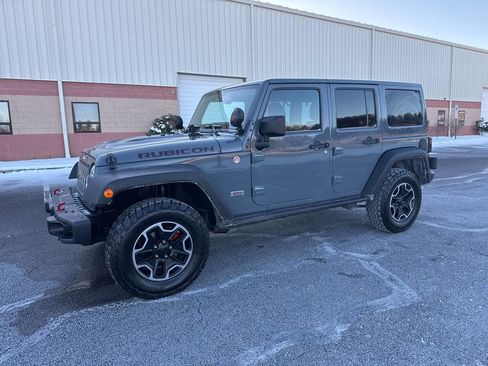 Used 2013 Jeep Wrangler Unlimited Rubicon image 2