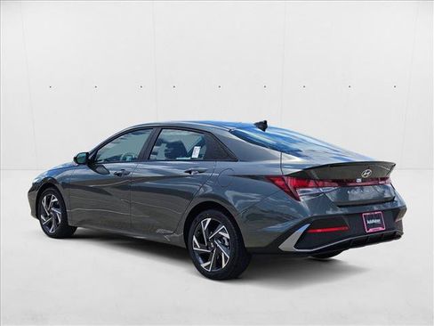 New 2025 Hyundai Elantra Sport image 9