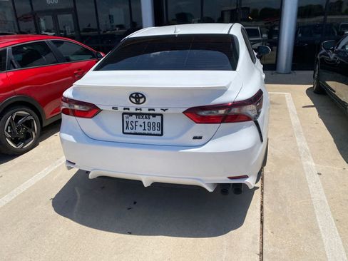 Used 2022 Toyota Camry SE FWD image 5