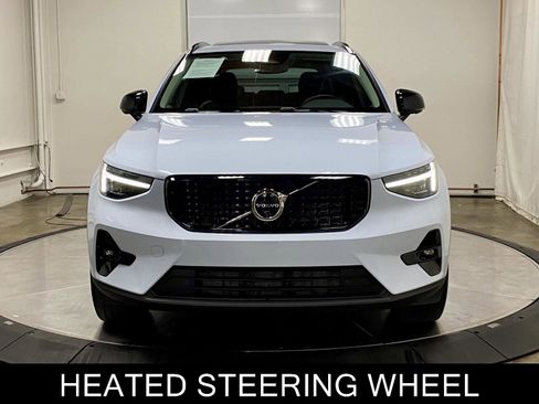 Used 2026 Volvo XC40 B5 Plus AWD/4WD image 3