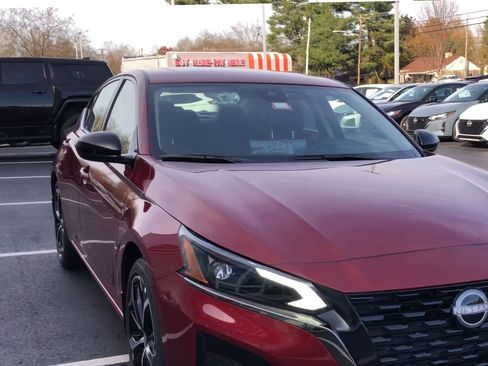 New 2025 Nissan Altima 2.5 SR w/ SR Premium Package image 3