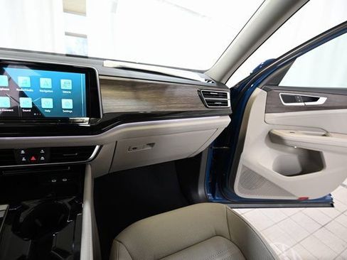 New 2026 Volkswagen Atlas SEL image 32